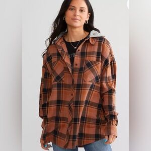BKE Women’s Hooded Boyfriend Flannel Shirt, Size Medium